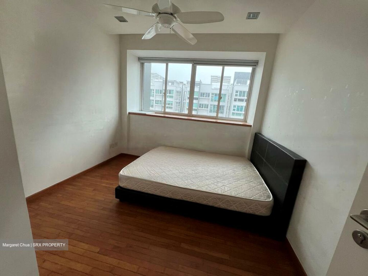 The Esparis (D18), Condominium #467367651